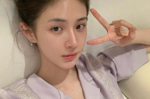 继岳云鹏后 向佐也说了娱乐圈的一些事情关晓彤也没逃过