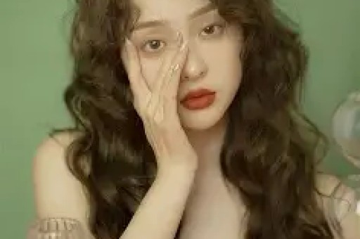曝已婚二字喜剧男星出轨惯犯专挑公司艺人下手把女同事当P友
